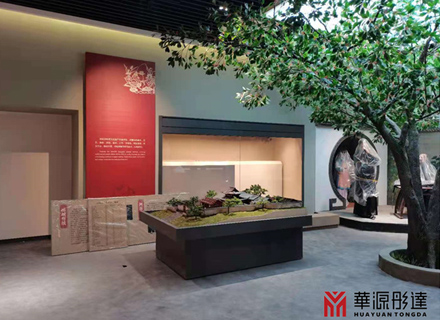 博物馆的展品有些不用玻璃保护为什么